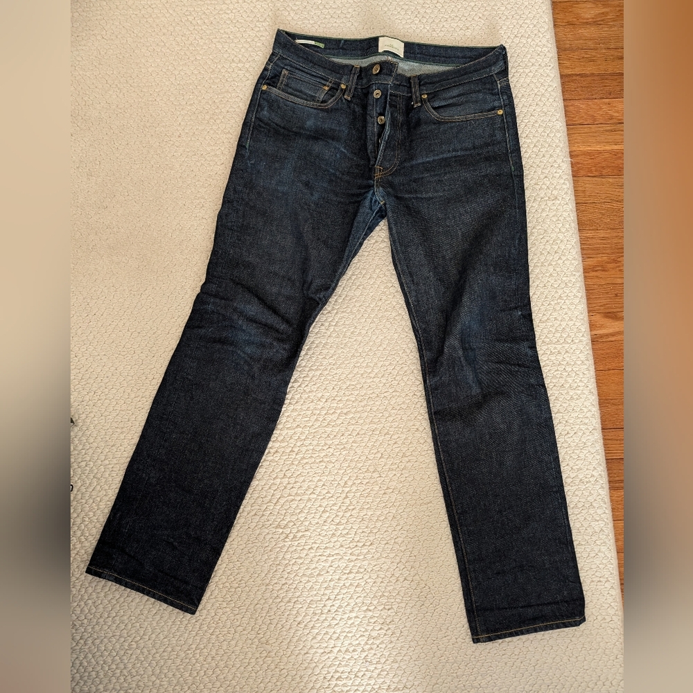 33/32 Slim Straight Jeans